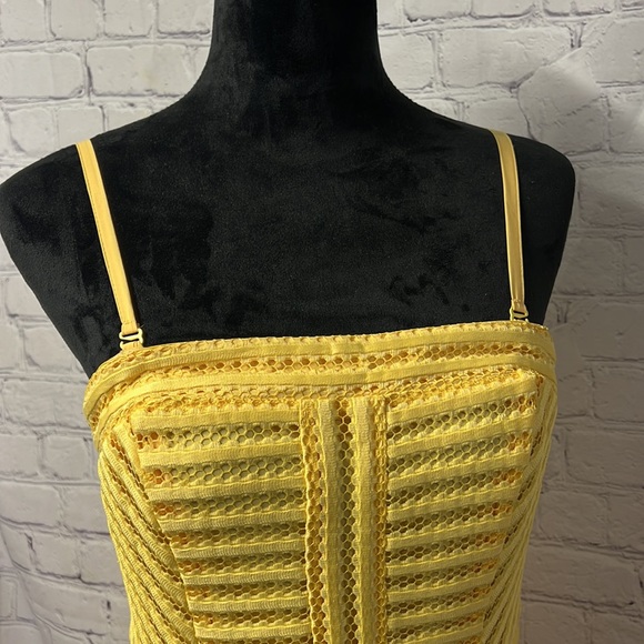 Womens yellow flare dress, never worn NWOT - Picture 6 of 6